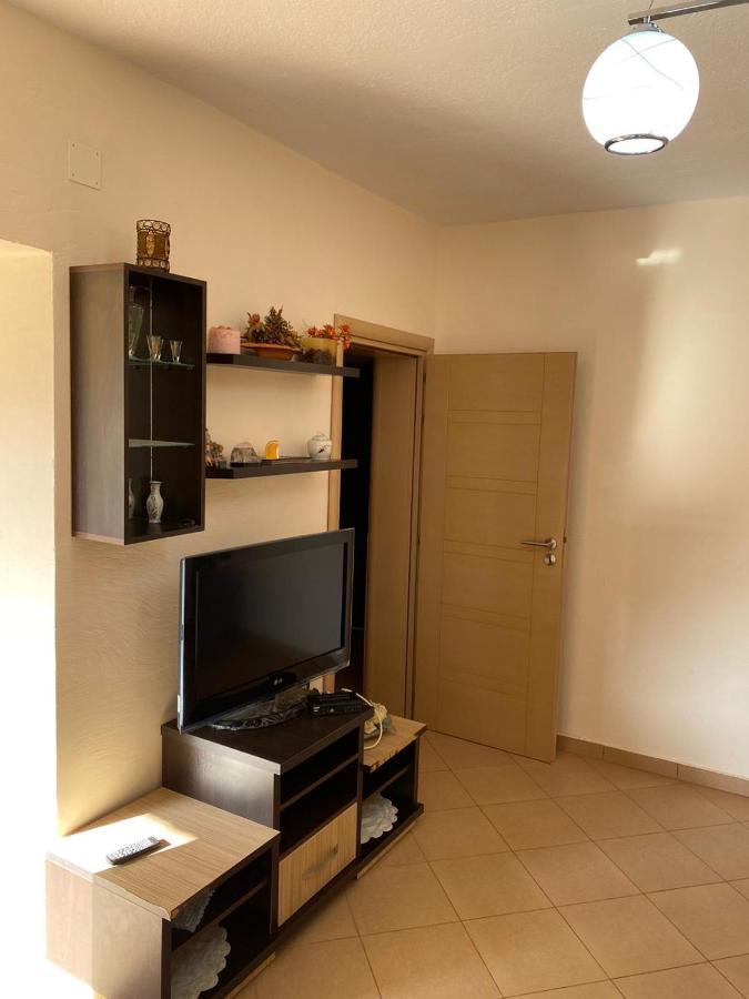 88 Apartment Himare Exterior foto